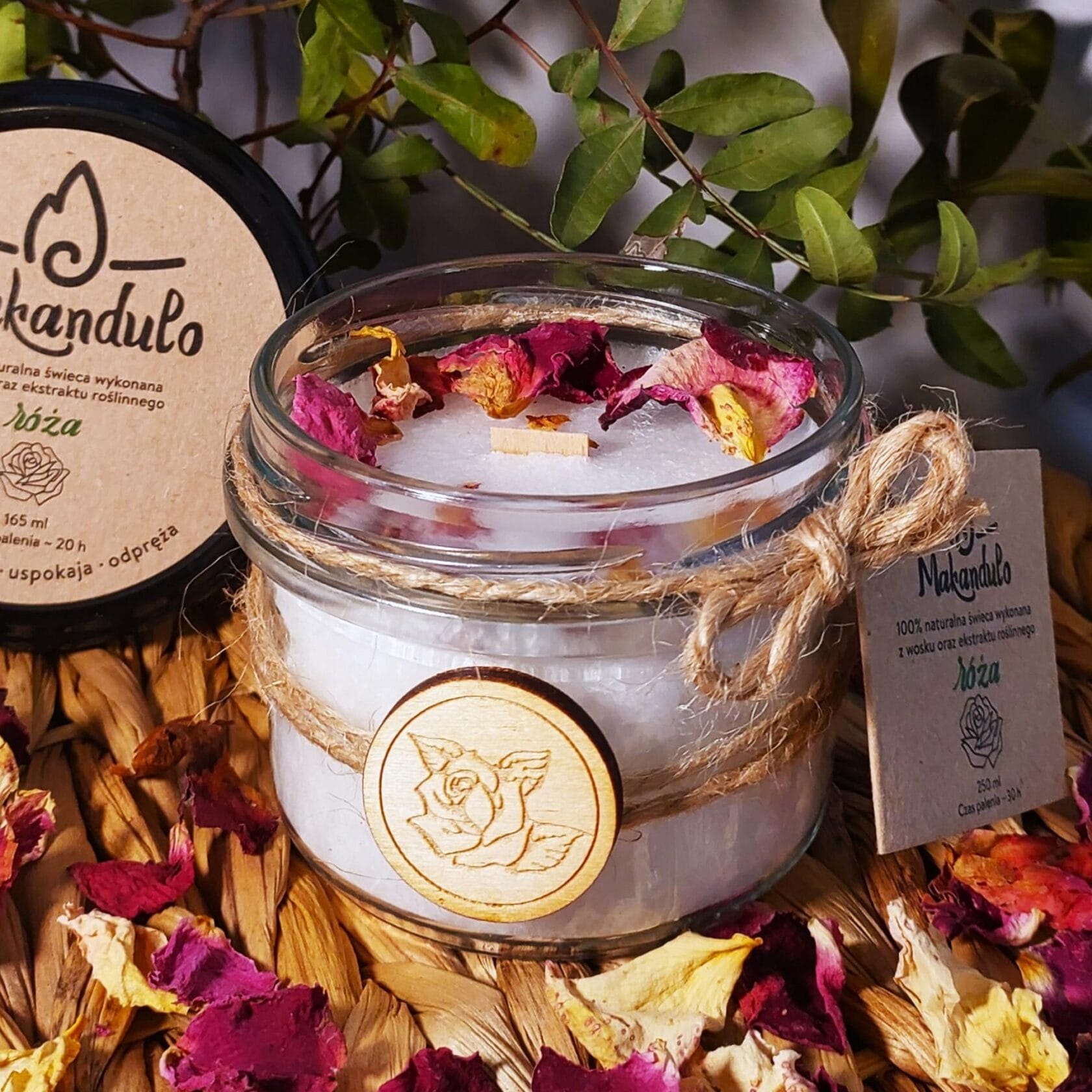 Świeca zapachowa - Różana z płatkami róż 10 Świeca różana z płatkami róż